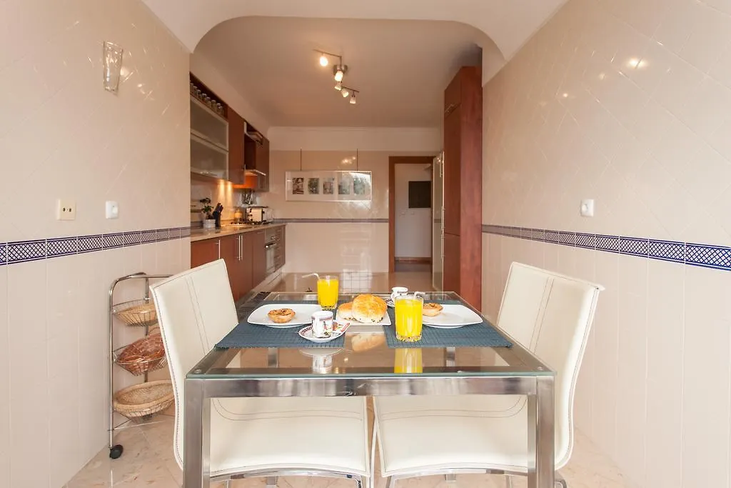 Bairrus Lisbon Apartments - Cathedral 0*,  Portogallo