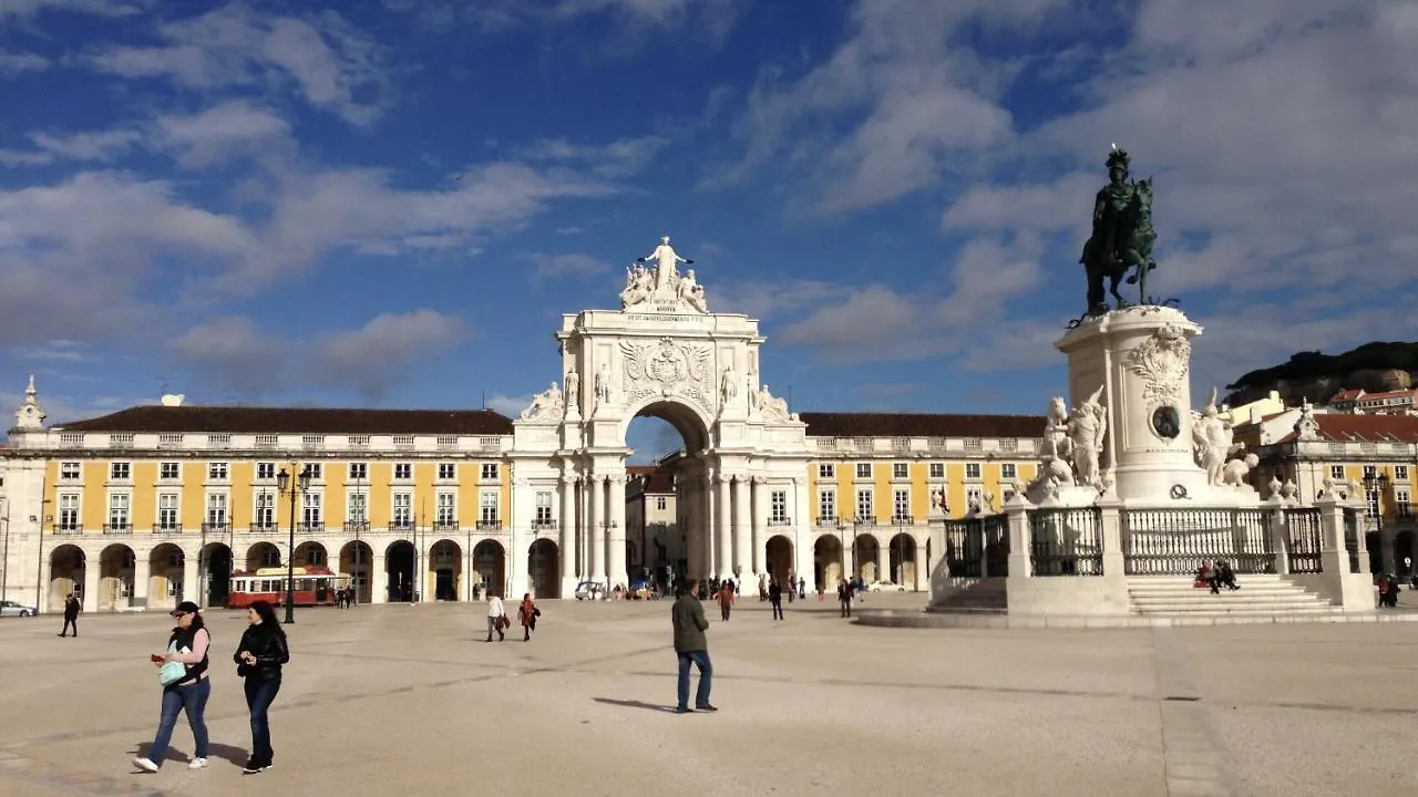 Bairrus Lisbon Apartments - Cathedral contacts